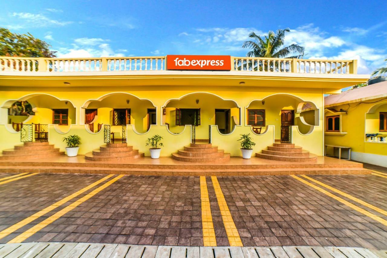 Fabhotel Yoyo Cottage With Pool - Nr Chapora Fort 瓦加托 外观 照片